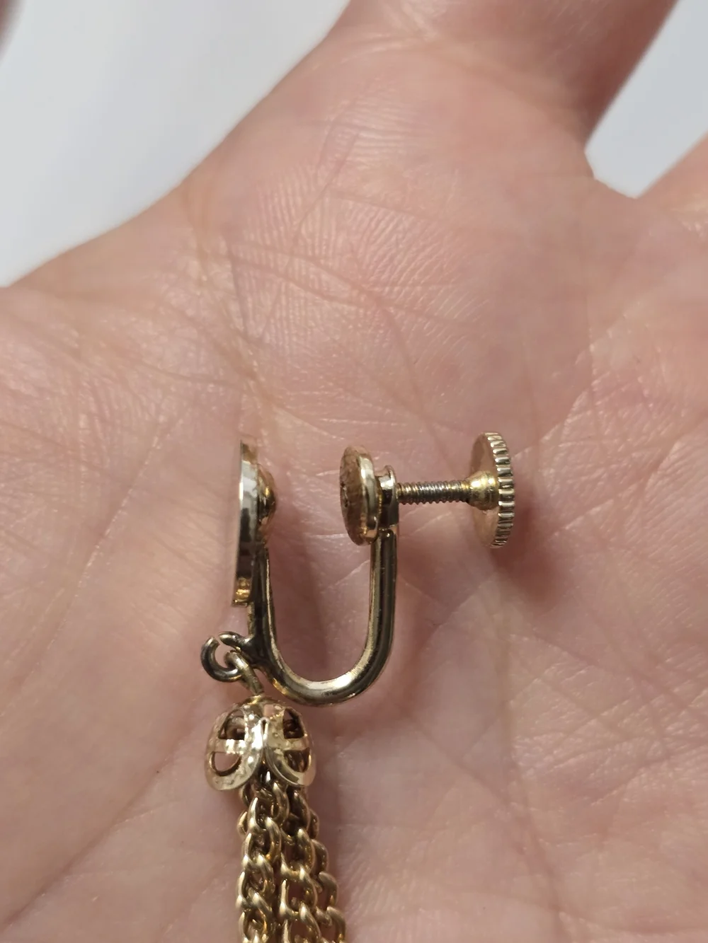 Vintage Gold-tone Tassel Screw-back Mechanism Earrings - Elegant Dangle